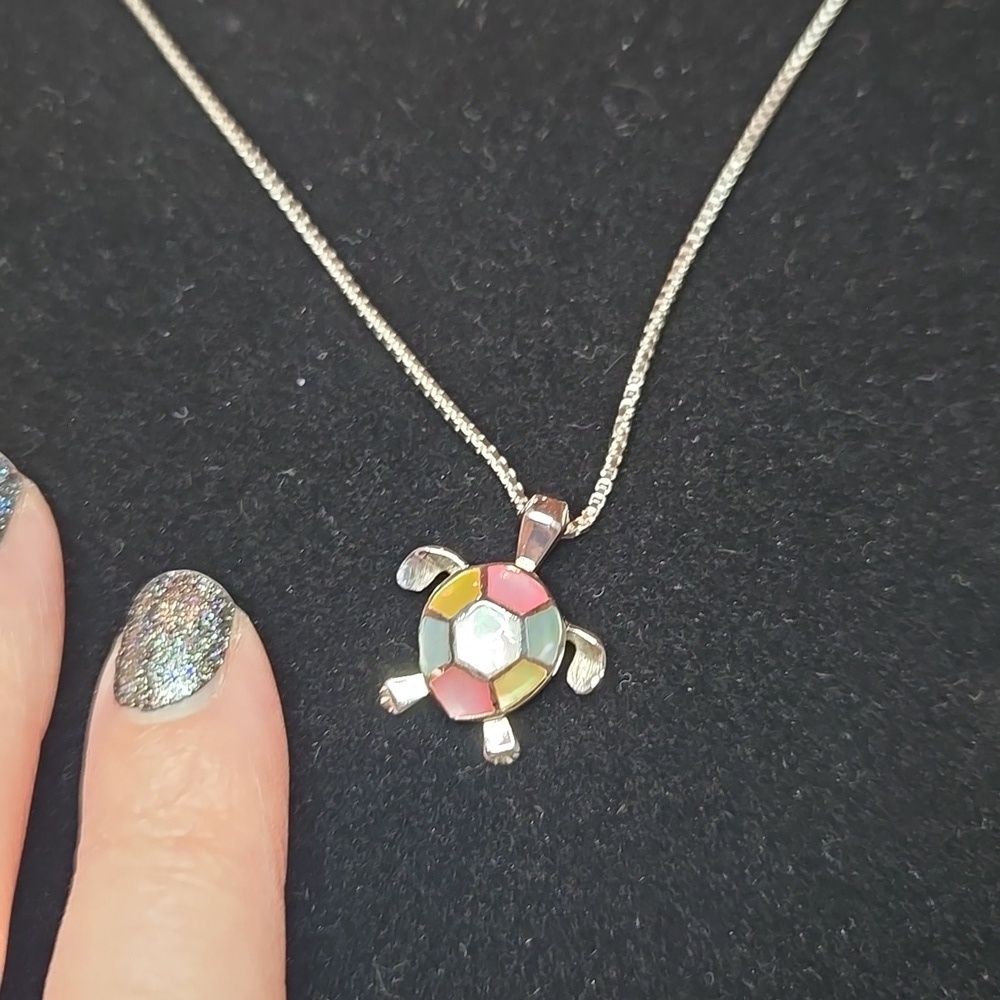 Sterling Silver Mother of Pearl Turtle Pendant Necklace Brand New In Box - Picture 2 of 5